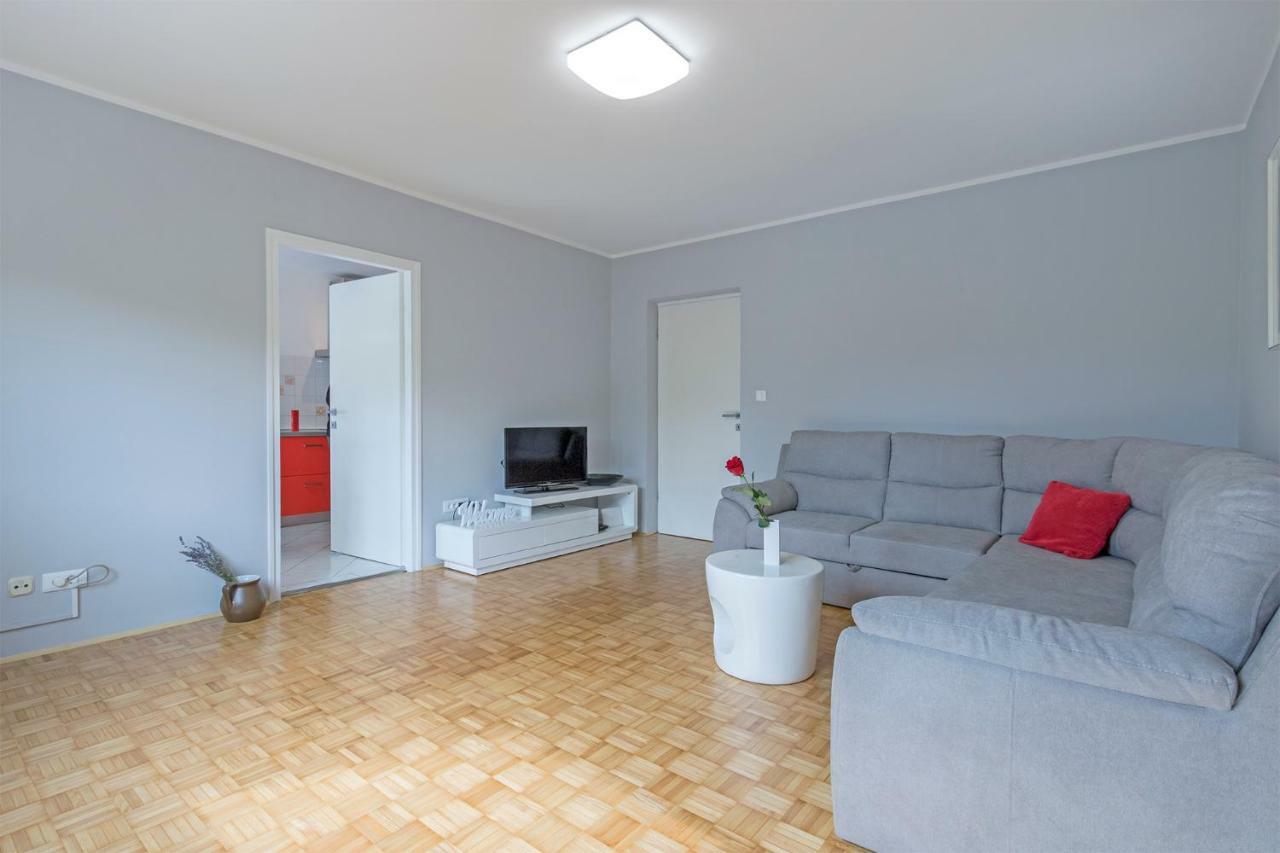 Colosseum Apartment Pula Exterior photo